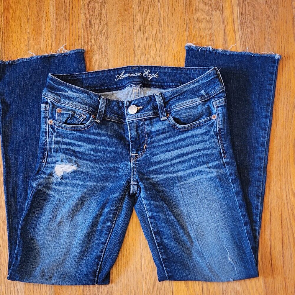 American Eagle Slim Boot Size 4 Jeans Medium Wash Metallic Gold Pocket Stitch